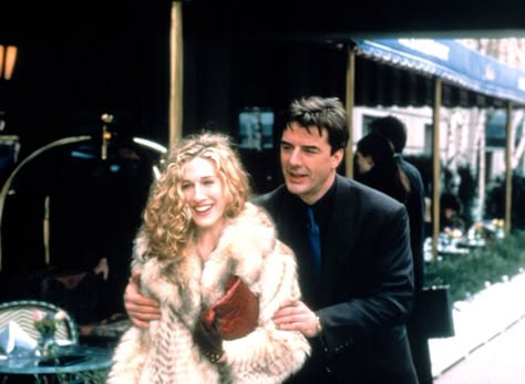 Mr Big And Carrie, Big And Carrie, Satc Aesthetic, Carrie And Mr Big, Carrie And Big, Newspaper Dress, Carrie Bradshaw Style, Chris Noth, Charlotte York