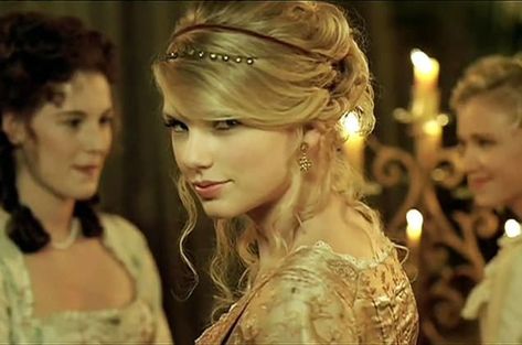 18 Songs From 2008 That'll Make You Say "Oh S*** Now That's A Throwback" Taylor Swift Love Story, Taylor Swift Music Videos, Taylor Swift New, Side Hairstyles, Taylor Swift Fearless, Taylor Swift Music, Taylor Swift Hair, Taylor Swift Pictures, Taylor Alison Swift