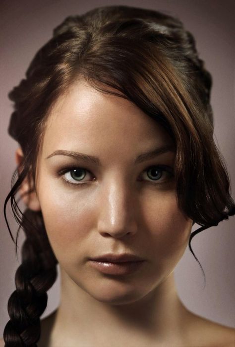 Love this! Katniss Everdeen Portrait, Katniss Everdeen Hair, Erza Et Jellal, Jennifer Laurence, Jennifer Lawrence Hair, Jennifer Lawrence Pics, Hunger Games Trilogy, Katniss Everdeen, The Hunger Games