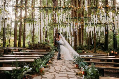 17 Magically Enchanting Wedding Venues in the Pacific Northwest | See… Fern Acres Wedding, Oregon Weddings, Wedding Venues Forest, Midwest Wedding Venues, Sequoia Wedding, Washington Coast Wedding, Vrbo Wedding, Forest Wedding Venues, Fall Wedding Venues Outdoor