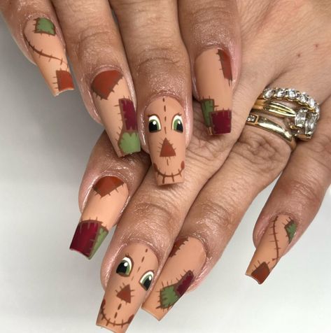 Scarecrow Thanksgiving Nail Designs Easy Fall Nail Designs, Scarecrows Nails, Fall Toe Nails, Turkey Nails, Thanksgiving Nail Designs, Thanksgiving Nail Art, Thanksgiving Nail, November Nails, Fall Nail Art Designs