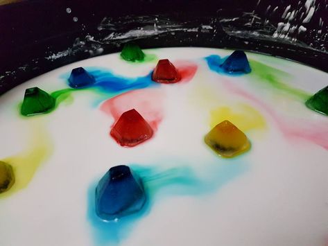 Eyfs Colour Mixing Activities, Early Years Water Tray Ideas, Coloured Ice Cubes Sensory Play, Eyfs Ice Activities, Gloop Activities, Rainbow Messy Play, Colour Monster Activities Eyfs, Colour Mixing Eyfs, Water Tray Ideas Eyfs