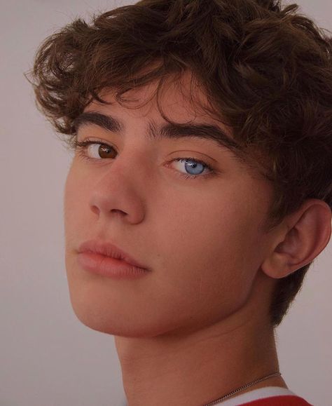 Different Colored Eyes, Character Inspiration Male, Aesthetic Boys, Boy Character, Aesthetic Boy, Model Face, Aesthetic People, Attractive Guys, Pretty Eyes