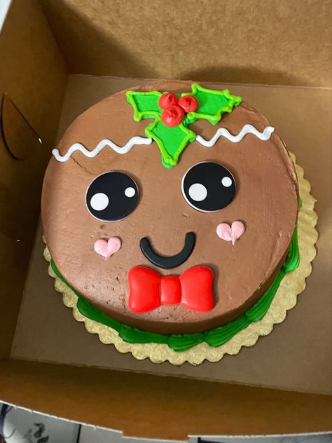 Gingerbread Shaped Cake, Gingerbread Man Cake Ideas, Gingerbread Decorated Cake, Santa Birthday Cake, Christmas Cake Decor Ideas, Small Christmas Cakes Ideas, Gingerbread Cake Decoration, Christmas Cookie Cake Design, Gingerbread Birthday Cake