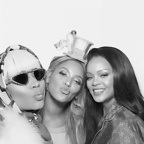 Rihanna Nicki Minaj, Beyonce Photoshoot, Beyonce Nicki Minaj, Nicki Minaj Wallpaper, Beyonce Album, Nicki Minaj Photos, Nicki Minaj Pictures, Rihanna Photos, Megan Thee Stallion