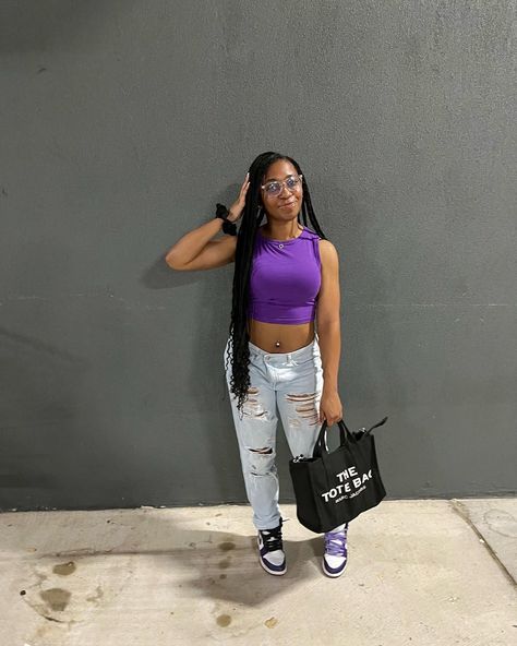 Purple Graphic Tee Outfit Black Women, Purple And White Dunks Outfit, Court Purple Dunk Outfit, Purple Nike Dunks Outfit, Purple Shein Outfits, Championship Purple Dunks Outfit, Purple Dunks Outfit Black Women, Purple Dunks Outfit, Outfit Inspo Tomboy