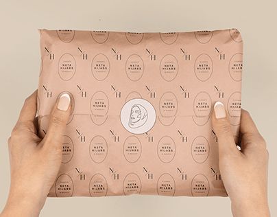 Hijab Packaging Ideas, Hijab Box Packaging, Hijab Packaging, Abaya Ideas, Hijab Brand, Scarf Packaging, Islamic Art Canvas, Hijab Designs, Packaging Ideas Business