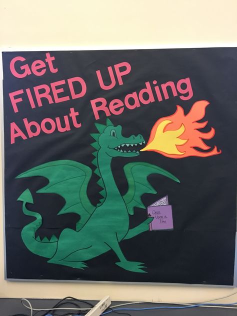 Dragon Library Display, Dragon Bulletin Board Ideas, Castle Bulletin Board, Library Bulletin Boards Elementary, Dragon Bulletin Board, Dragon Classroom, Reading Bulletin Board, Book Bulletin Board, School Library Bulletin Boards