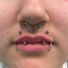 Snake Bites And Angel Bites, Angel Fangs Piercing With Snake Bites, Angel Fangs Piercing Lip, Kitty Bites Piercing, Angel Bites And Snake Bites, Vertical Angel Bites, Angel Fangs And Snake Bites, Angel Fang Piercing, Angel Bites Piercing Fangs