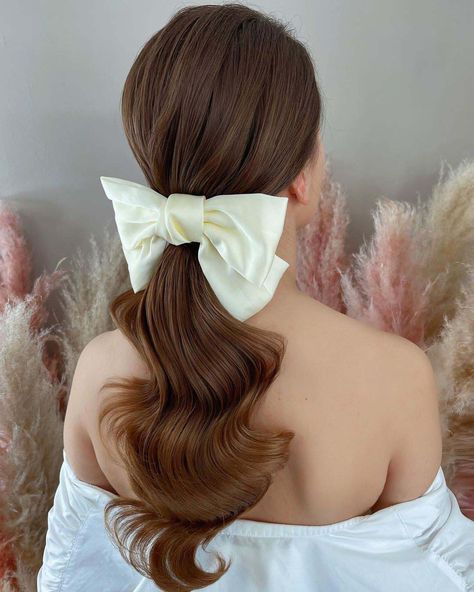 Hairstyles Low Ponytail, Ponytail With Ribbon, Long Hair Designs, Long Hairdos, Romantic Curls, Romantic Wedding Hair, Bridal Hair Inspiration, Beautiful Hairstyle, Long Hairstyle