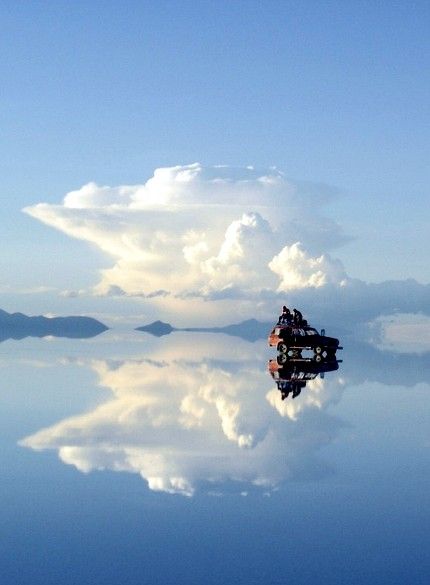 The Uyuni salt flats of Bolivia. It's as if the heavens are endless. Bolivian Salt Flats, Bolivia Salt Flats, Uyuni Salt Flats, Bolivia Travel, Salt Flats, Travel South, South America Travel, Back To Nature, Places Around The World