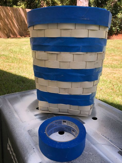 How to paint a basket Painting Baskets Ideas, Decoupage Baskets Ideas, Repurposed Baskets, Painted Baskets Ideas, Basket Redo, August Decorations, Wicker Basket Diy, Paint Baskets, Longaberger Basket Ideas