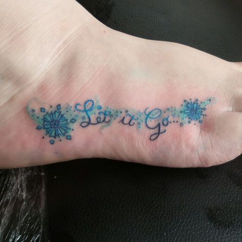 Let it Go ♡ Frozen tattoo by Stefani dE Sade Frozen Tattoo, Let It Go Frozen, Winter Tattoo, Special Tattoos, Daughter Tattoos, Mother Daughter Tattoos, Tattoos For Daughters, Art Tattoos, Tattoo Work