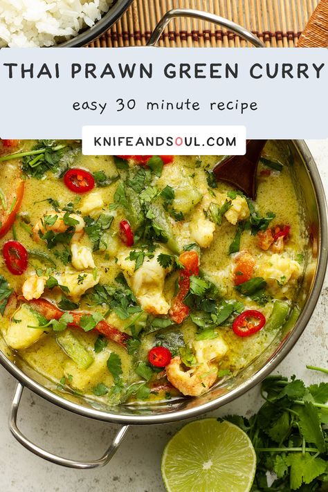 Shrimp Green Curry, Thai Prawn Curry, Thai Green Curry Recipe, Creamy Curry Sauce, Thai Curry Recipes, Green Curry Sauce, Green Curry Recipes, Coconut Curry Shrimp, Creamy Curry