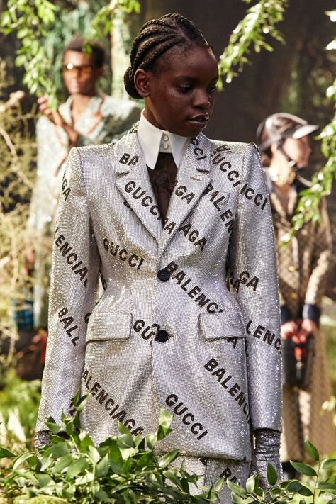 Gucci "Hacks" Balenciaga's Logo For the Gucci Aria Runway Gucci X Balenciaga, Gucci Aria, Balenciaga Runway, Gucci Suit, Versace Shorts, Casual Attire For Women, Gucci Balenciaga, Fashion Designers Famous, Code Geass