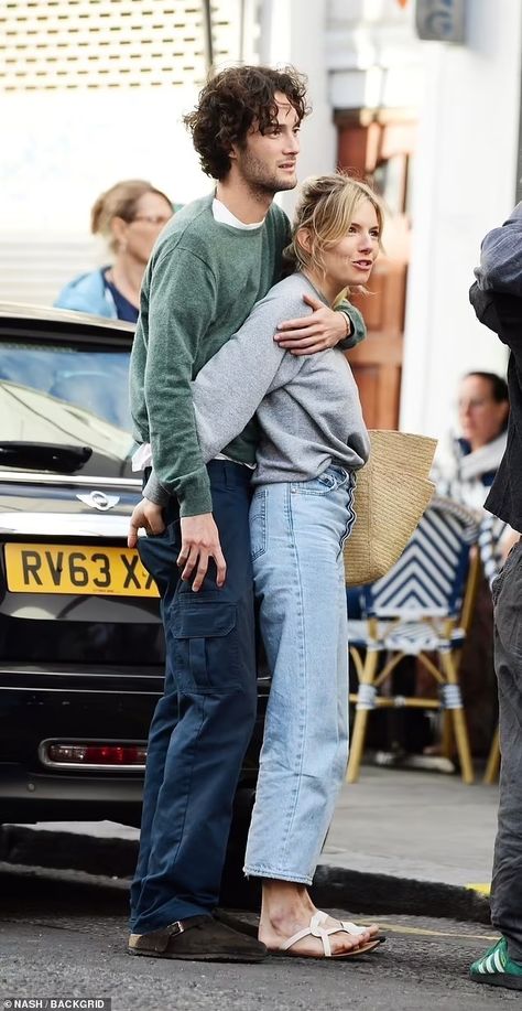 Sienna Miller Boyfriend, Sienna Miller Style, Public Display Of Affection, Celebrity Wedding Dresses, Burberry Models, Danish Fashion, Celebrity Wedding, The Love Club, Mens Outfit Inspiration