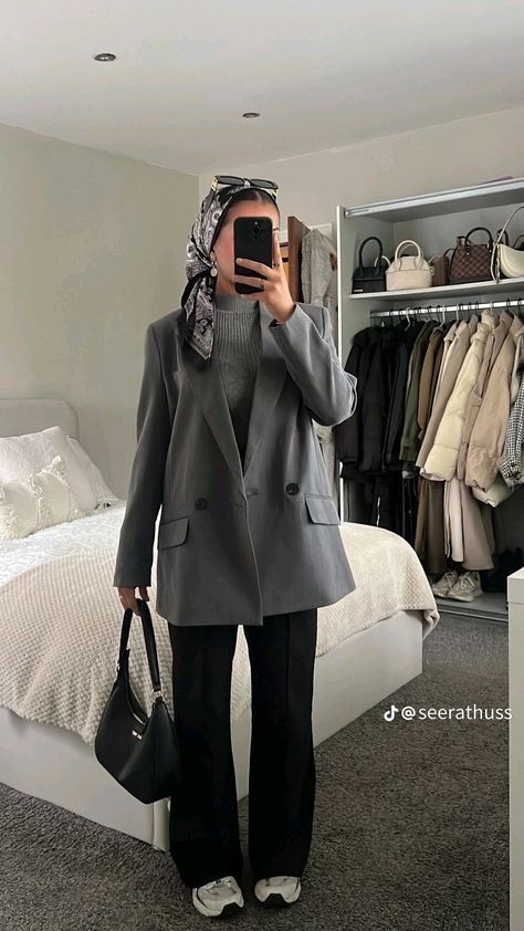 Modest Work Outfits, Ootd Hijab Casual, Estilo Hijab, Hijabi Fits, Sixth Form, Muslim Outfits Casual, Hijab Style Casual, Hijabi Fashion Casual, Modesty Fashion