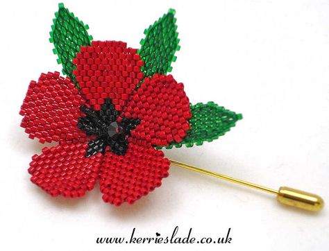 Poppy Pin by Kerrie Slade, via Flickr Brick Stitch Poppy Pattern, Beaded Poppy, Poppy Pins, Beaded Flowers Patterns, Seed Bead Crafts, Beautiful Beaded Jewelry, French Beaded Flowers, Beadwork Designs, Poppy Pattern