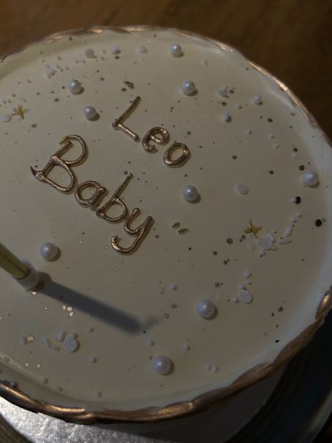 Leo Bday Cake, Leo Themed Birthday Party, Leo Baby Cake, Leo Szn Cake, Birthday Cake Leo, Leo Season Cake, Leo Birthday Photoshoot, Leo Cake, Leo Szn