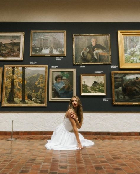 Dancing around the art museum with Lea for her senior pics 🩰🎨💛✨ Art Museum Graduation Photos, Art Museum Senior Pictures, Museum Senior Pictures, Addison Photos, Senior Photoshoot, Graduation Photos, Senior Pics, Photography Senior Pictures, Shoot Ideas