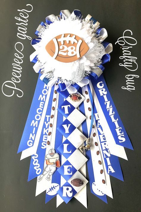 Lavernia Grizzlies Football Garter, Team Spirit Crafts, Unique Homecoming Mums, Mums Homecoming Freshman, Homecoming Decorations, Homecoming Mums Senior, Homecoming Signs, Homecoming Spirit Week, Toddler Football