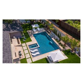 North Dallas Modern Backyard - Modern - Pool - Dallas - by Randy Angell Designs | Houzz Amazing Swimming Pools, Rectangle Pool, Dream Backyard Pool, Pools Backyard Inground, Luxury Swimming Pools, Garden Swimming Pool, Rectangular Pool, Backyard Pool Landscaping, Modern Pools