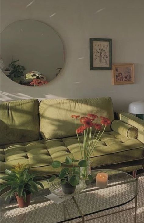 80s Room Aesthetic, Green Couch Living Room, Sage Green Living Room, Green Apartment, Green Couch, Aesthetic Living Room, Pink Living Room, Home Aesthetic, Living Room Green