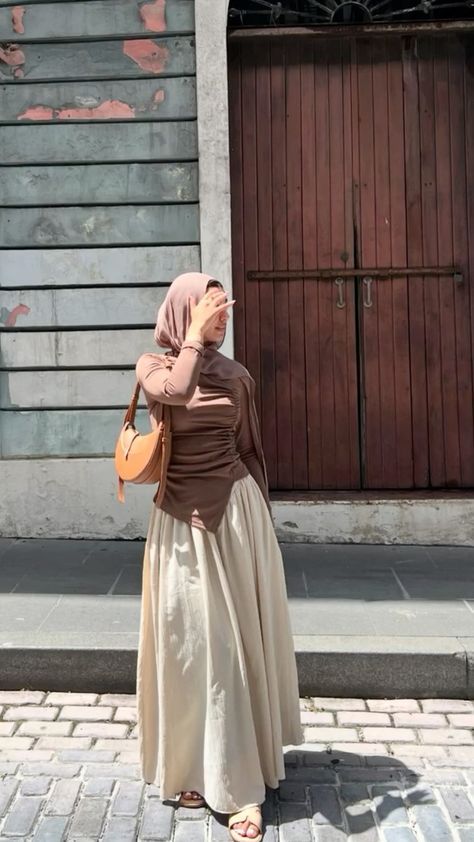 Short Hijabi Outfits, Hijab With Skirt Outfits, Hijab Summer Style, Orthodox Outfit Modest Fashion, Modest Classy Outfits For Women, Hijabi Skirt Fits, Hijabi Business Casual, Modest Hijabi Outfits Classy, Skirts Outfits Hijab