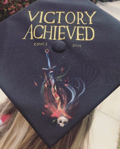 My sisters Dark Souls themed graduation cap. http://bit.ly/2WeWw1M Fallout Graduation Cap, Undertale Graduation Cap, Video Game Graduation Cap, Goth Graduation Cap, College Grad Cap Ideas, Caps Game, Grad Cap Designs, Senior Ideas, Cap Decoration