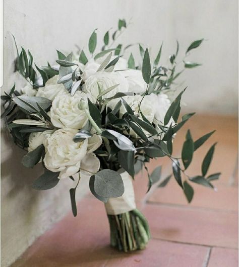 Summerour Studio Wedding, Small Wedding Bouquets, Greenery Wedding Bouquet, Green Wedding Bouquet, Wedding Flower Guide, Pastel Wedding Flowers, Flowers And Greenery, Sage Green Wedding, White Wedding Bouquets