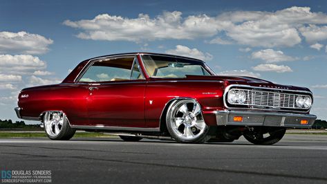 '64 Chevelle - Looks like my 1st car when I was 16, only this is far, far nicer looking! 1964 Chevelle, Old Muscle Cars, Chevy Muscle Cars, Chevy Chevelle, Car Chevrolet, Chevy Malibu, Old School Cars, Chevelle Ss, Pro Touring