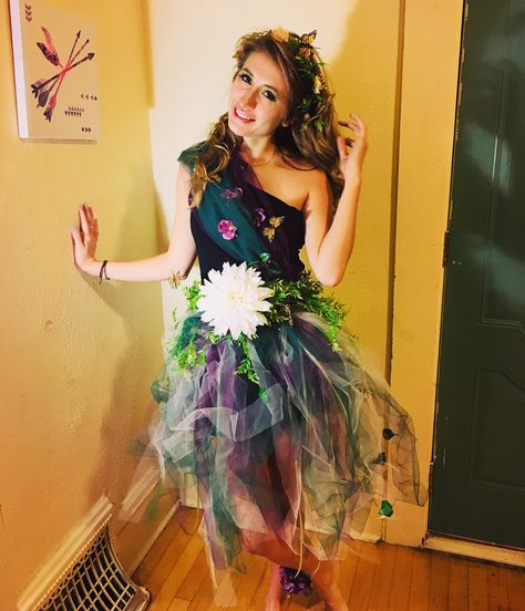 DIY Mother Nature Costume 🌿🌷 Black Mother Nature, Mother Nature Photoshoot, Mother Nature Costume Diy, Mother Nature Costume Halloween, Costume Diy Ideas, Nature Halloween Costume, Mother Nature Halloween, Nature Costume, Mother Nature Costume