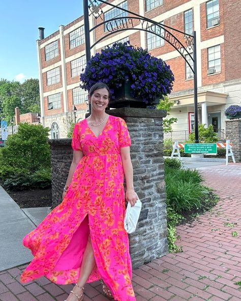 Make them look! 👀 Our Hot shot dress is sure to grab some positive attention! Available in XS- XL Modeling M ⛵️: https://bridgetteandmain.com/products/hot-shot-orange-and-pink-maxi-dress Shot Dress, Sleek Updo, Feeling Hot, Cropped Jumpsuit, Pink Maxi, Orange And Pink, Hot Shots, White Heels, Pink Maxi Dress