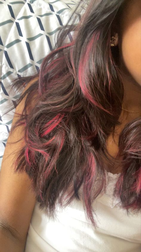 Streaks Of Color In Hair, Pink Streaks In Brown Hair, Pink Hair Streaks, Pink Hair Highlights, How To Have Style, Summer Vision, Pink Hair Dye, Hair Color Underneath, Hair Color Streaks