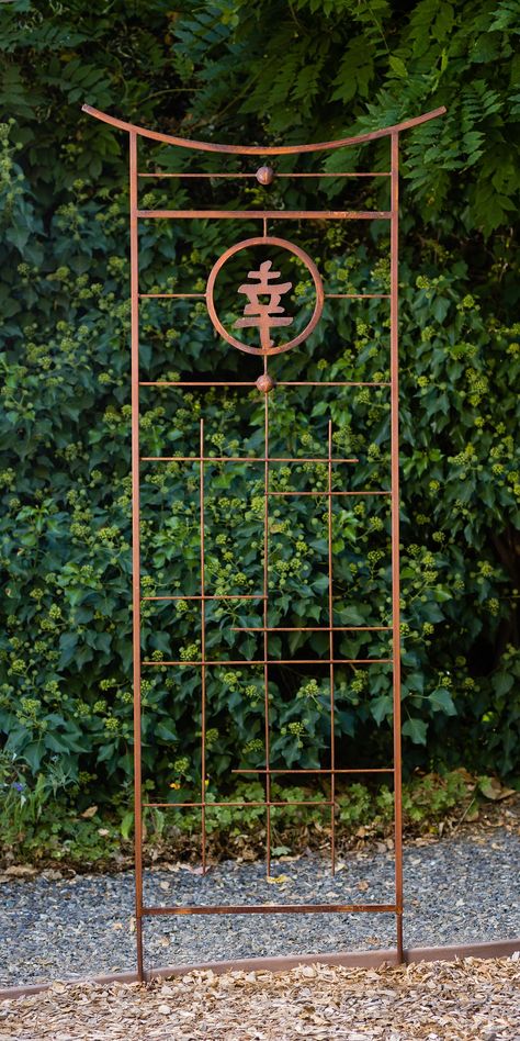 Wall mounted trellis