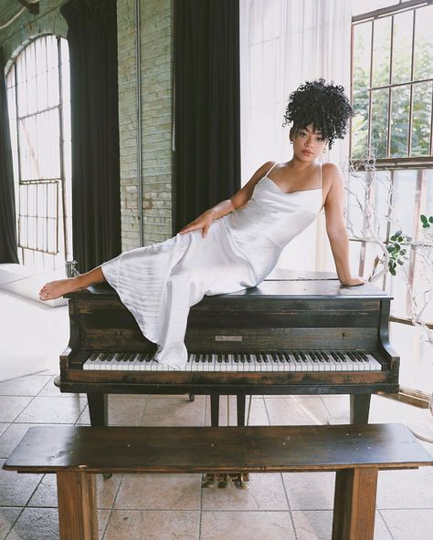 Jasmine Brown on Instagram: “I only know how to play twinkle twinkle little star💁🏽‍♀️🌟🎹 📸: @iamreggiemoore Dress: @asos Earrings: @vthelabel_” Jasmine Brown, Twinkle Twinkle Little Star, Birthday Photoshoot, Birthday Photos, Twinkle Twinkle, One Shoulder Wedding Dress, The Twenties, The Good, To Play