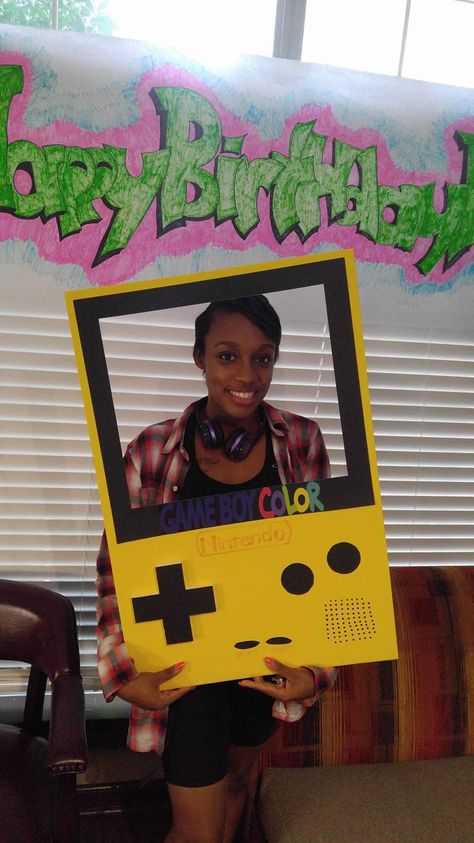 Game boy color frame for 90s party made by moi...❤ 90s Theme Party Decorations, 90s Party Ideas, 90s Party Decorations, Decades Party, 80s Party Decorations, 80s Birthday Parties, 30th Bday Party, Throwback Party, 90s Theme Party