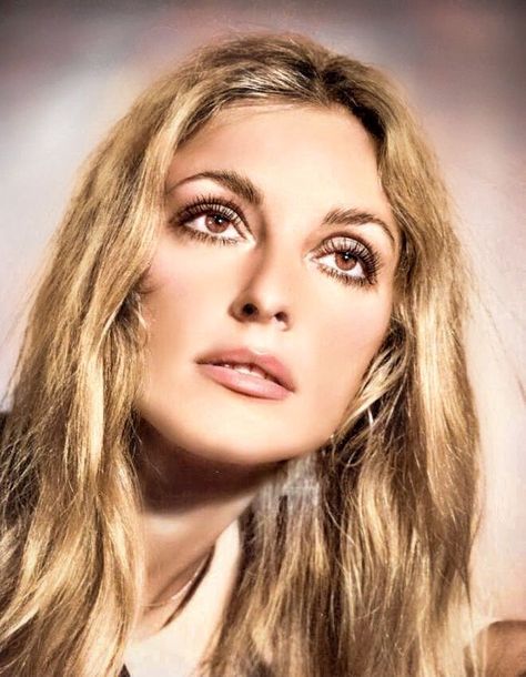 Jul 17, 2020 - This Pin was discovered by Sophie Burks. Discover (and save!) your own Pins on Pinterest Tate Makeup, Sharon Tate Makeup, 60s Eye Makeup, Shannon Tate, Celebrity Jeans, 60s Mod Fashion, Movie Actors, Stilettos Heels, Hollywood Film