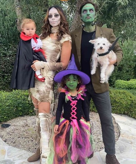 Family Witches Costume, Family Classic Halloween Costumes, Family Costumes With Witch, Witches Family Costume, Wicked Family Costume, Monster Family Halloween Costumes, Classic Halloween Costumes Family, Family Witch Halloween Costumes, Family Monster Costumes