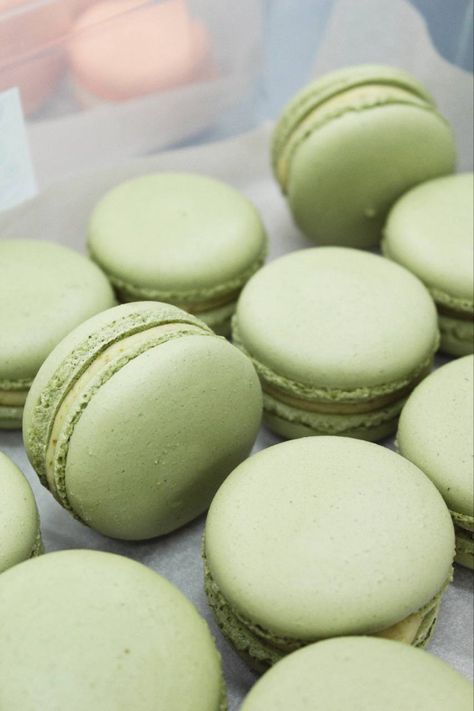 #macaroncake #macaroni #green #greenmacaron Light Green Macarons, Green Macarons Aesthetic, Sage Green Macarons, Green Treat Table, Green And Gold Macarons, Sage Green Food, Teal Macarons, Green Birthday Aesthetic, Bestie Anniversary