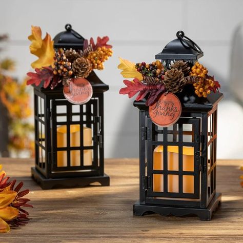 Fall Lantern Decor, Fall Lanterns, Fall Lantern, Holiday Decor Thanksgiving, Fall Floral Arrangements, Dekor Diy, Lantern Set, Autumn Decorating, Metal Lanterns