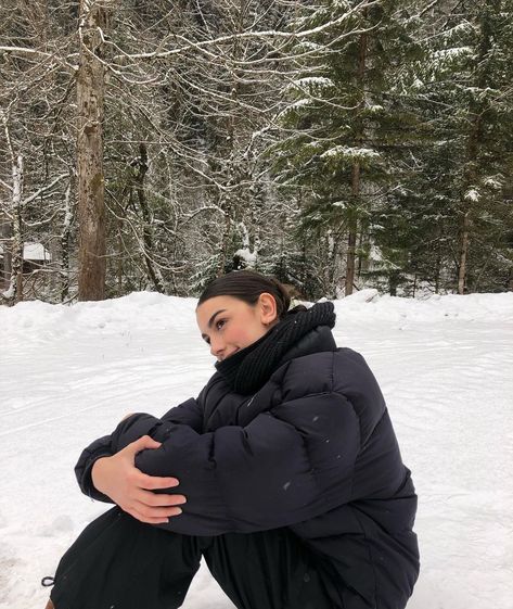 Jasmine Santos, Lukov With Love, From Lukov With Love, Winter Outfits Snow, Snow Photoshoot, Winter Instagram, Snow Pictures, Snow Trip, Winter Inspo