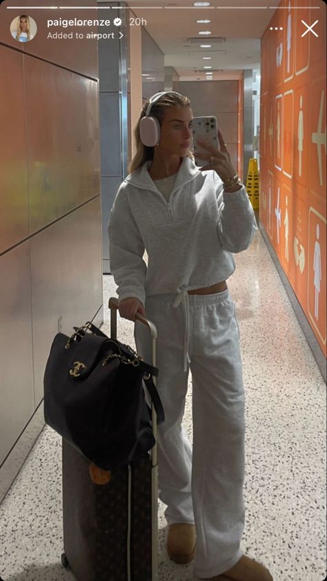 Paige Lorenze Outfits, Paige Lorenze Style, Paige Lorenze, Airport Fit, Class Outfits, Fashion Airport, Airport Aesthetic, Airport Fits, Fits Aesthetic