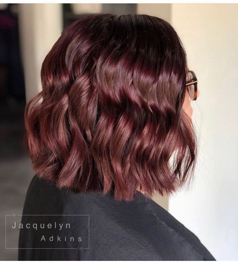 Global Hair Color For Short Hair, Auburn Bob Hair, Dark Red Bob Hair, Cherry Brown Short Hair, Short Brown Red Hair, Short Dark Red Hair Burgundy, Red Brown Bob, Red Brown Short Hair, Short Cherry Red Hair