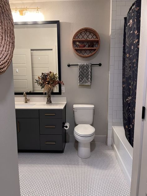 Post Image Accent Wall Toilet, Decor Behind Toilet, Towel Bar Over Toilet, Bathroom Towel Bar Ideas, Towel Bars In Bathroom Ideas, Small Toilet Room Ideas, Towel Bars In Bathroom, Toilet Room Ideas, Behind Toilet Decor