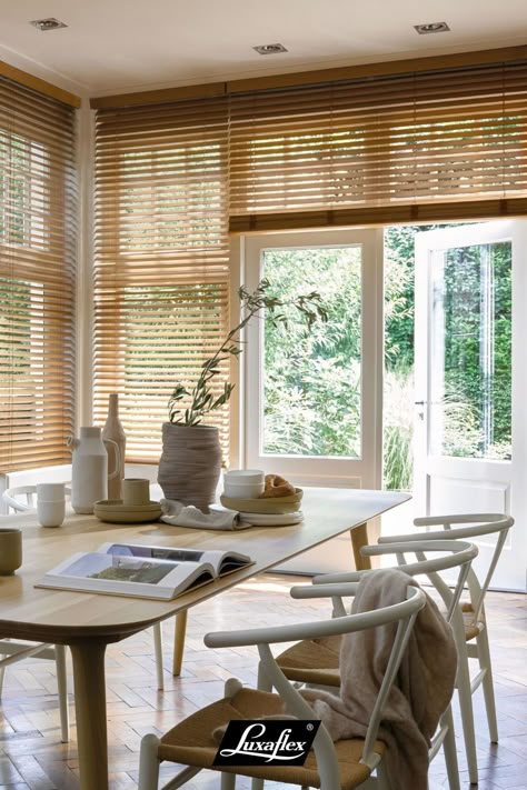 Wood Blinds For Windows, Interior Plants Decoration, Blinds For Windows Living Rooms, Wooden Window Blinds, Blind Ideas, Blinds Design, Wood Blinds, Venetian Blinds, Conference Rooms