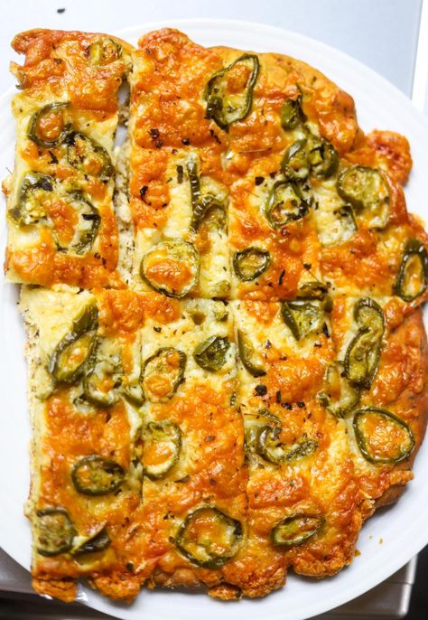 Jalapeño garlic cheesy bread - The Foody Bean Cheesy Focaccia Bread, Garlic Cheesy Bread, Jalapeño Bread, Small Plates Recipes, Jalapeno Cheese Bread, Frozen Garlic Bread, Cheese Pull, Focaccia Bread Recipe, Jalapeno Cheese