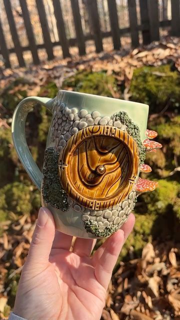 Nerdy Pottery, Fantasy Pottery, Fantasy Ceramics, Lotr Ceramic, Ceramic Hobbit House, Hobbit Mug, Lord Of The Rings Sculpture, Lotr Mug, Polymer Clay Hobbit Door