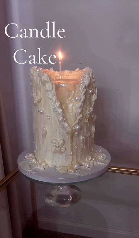 Melting Candle Cake, Vintage Birthday Cakes, Set It Off, Funny Birthday Cakes, Shine Spray, Love Or Hate, Creative Birthday Cakes, Birthday Planning, Pretty Birthday Cakes