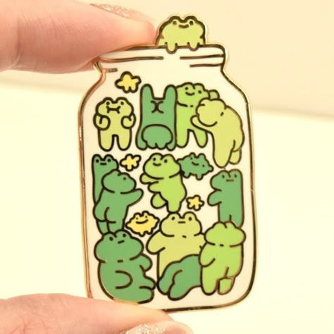 Frog Pin, Genos Wallpaper, Dibujo Simple, Frog Pins, Frog Drawing, Frog Art, Cute Doodles Drawings, Cute Doodle Art, Dessin Adorable